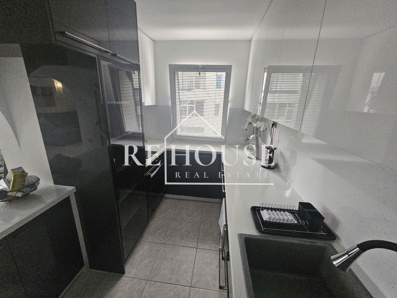 Дава под наем 3-СТАЕН, гр. Варна, Център, снимка 7 - Апартаменти - 54249988