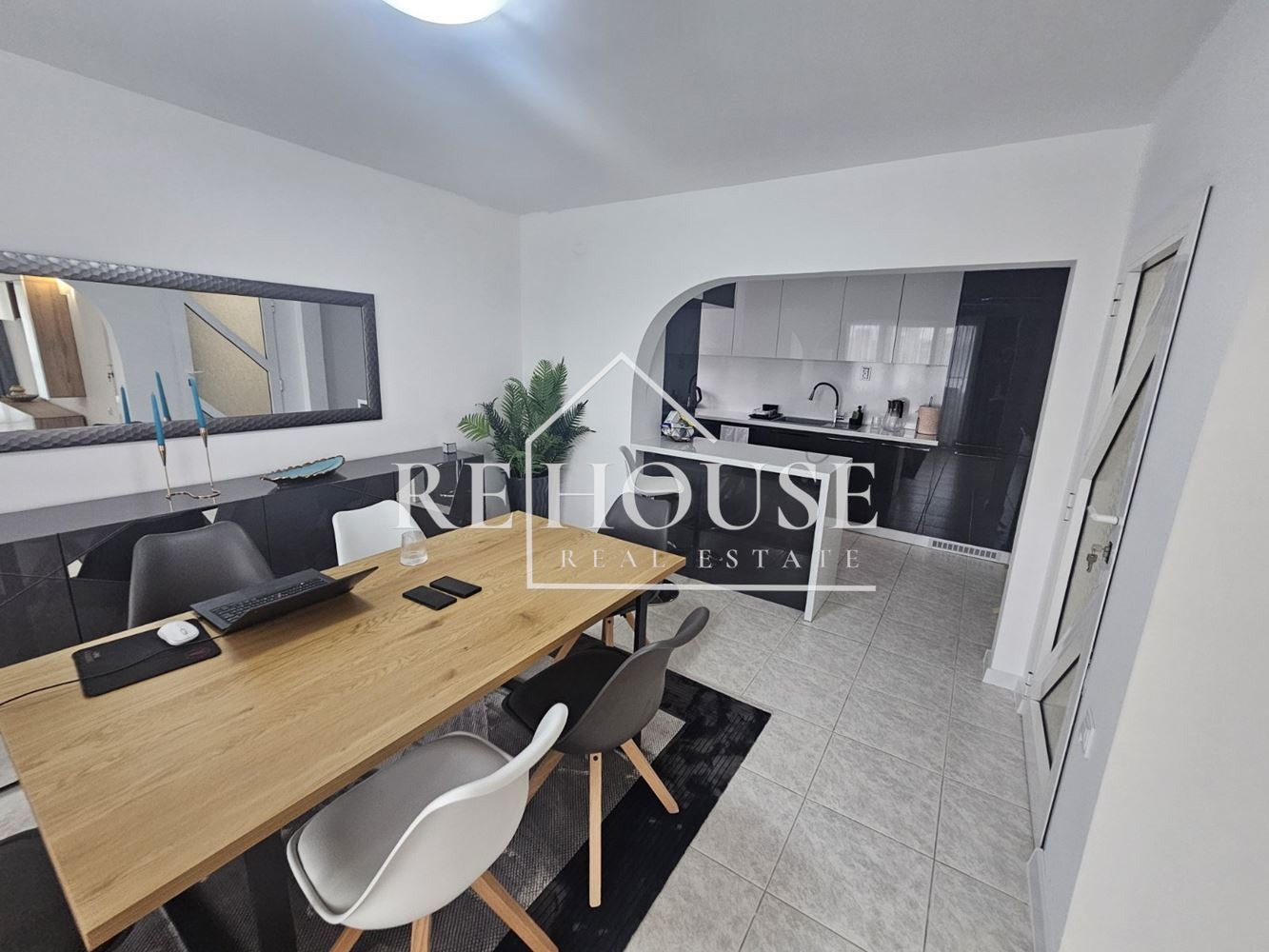 Дава под наем 3-СТАЕН, гр. Варна, Център, снимка 4 - Апартаменти - 54249988