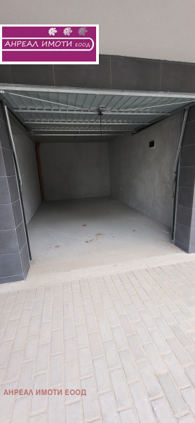 För uthyrning Garage