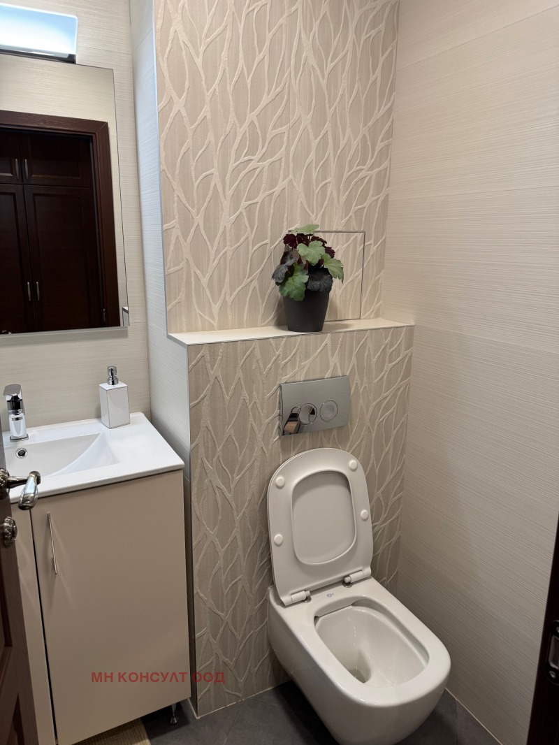 Дава под наем  4-стаен град София , Изгрев , 180 кв.м | 95042014 - изображение [16]