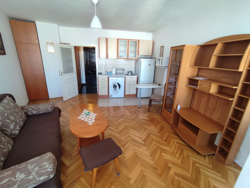 Zu vermieten  Studio Sofia , Druschba 2 , 37 qm | 25840551