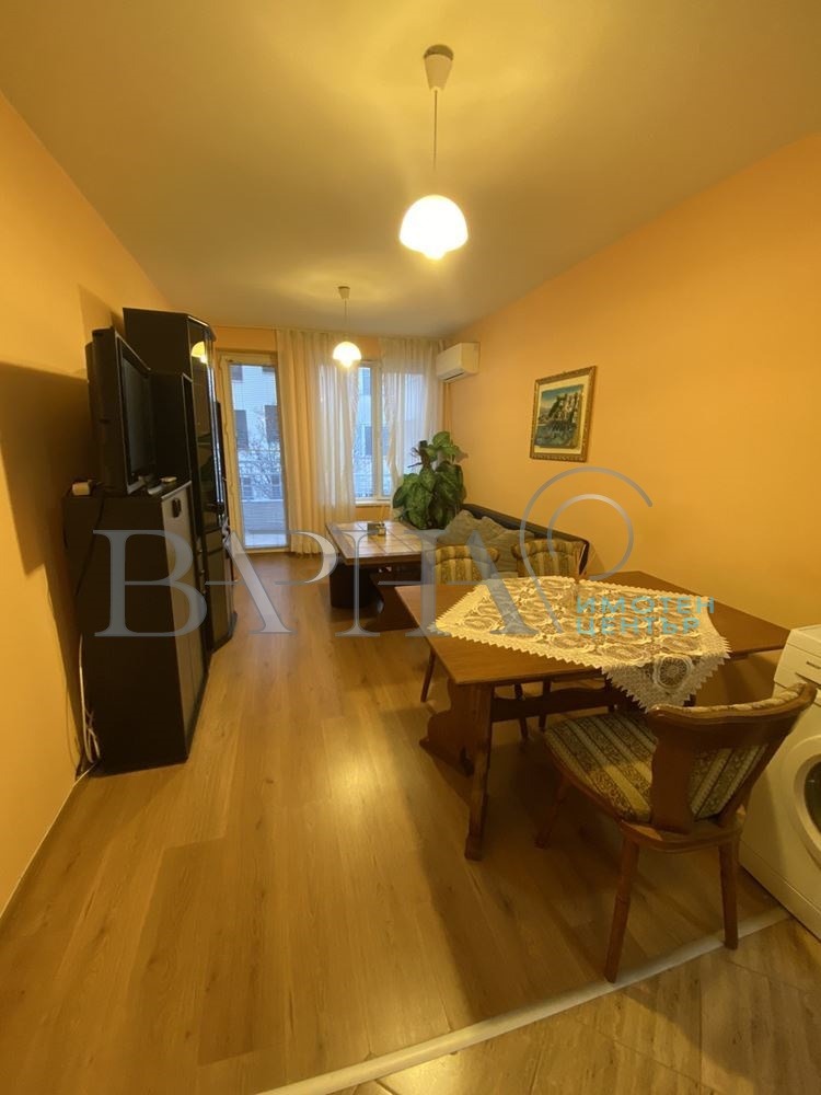 Дава под нем  2-стаен, град Варна, ХЕИ •  350 EUR • ID 47409547 — holmes.bg - [1] 