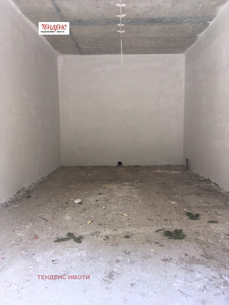 Дава под наем ГАРАЖ, ПАРКОМЯСТО, гр. Кърджали, Възрожденци, снимка 3 - Гаражи и паркоместа - 53119100