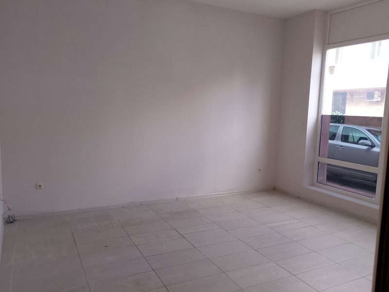 Дава под наем МАГАЗИН, гр. Дупница, област Кюстендил, снимка 7 - Магазини - 53011209