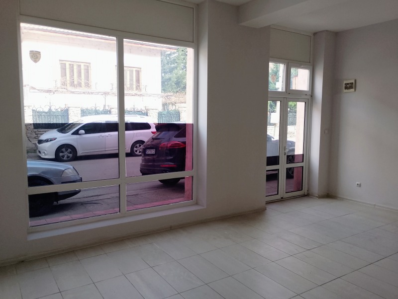 Дава под наем МАГАЗИН, гр. Дупница, област Кюстендил, снимка 5 - Магазини - 53011209