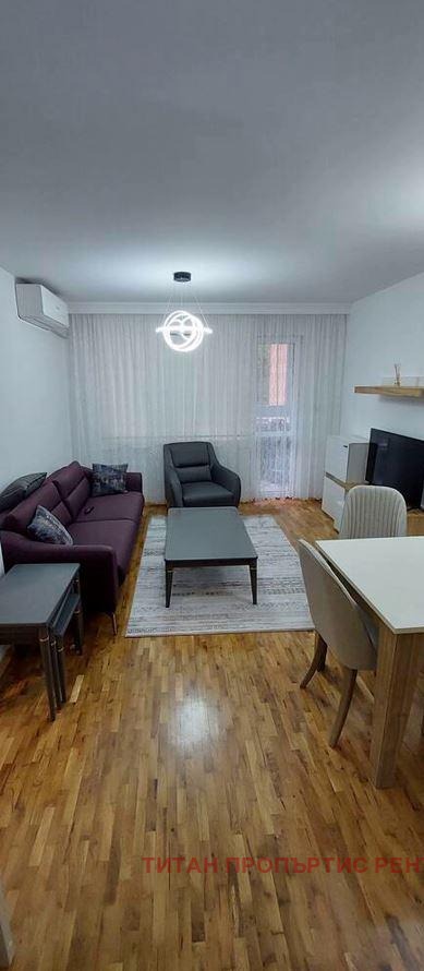В оренду  1 спальня Бургас , Славейков , 67 кв.м | 54680761