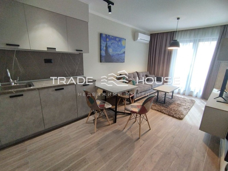 Para alugar  1 quarto Plovdiv , Karchiiaka , 65 m² | 99653958