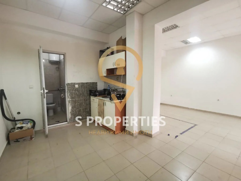 Дава под наем СКЛАД, гр. Варна, Колхозен пазар