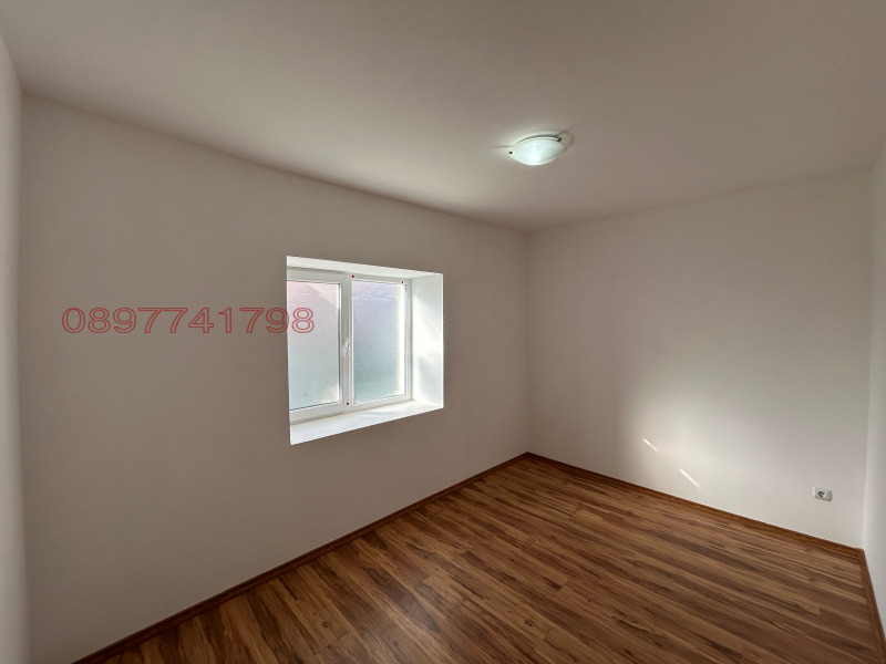 Дава под наем КЪЩА, с. Соколово, област Добрич, снимка 8 - Къщи - 52782479