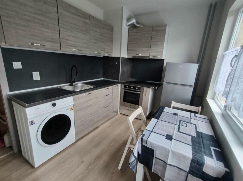 Zu vermieten  1 Schlafzimmer Sofia , Zona B-5 , 68 qm | 87319999 - Bild [2]