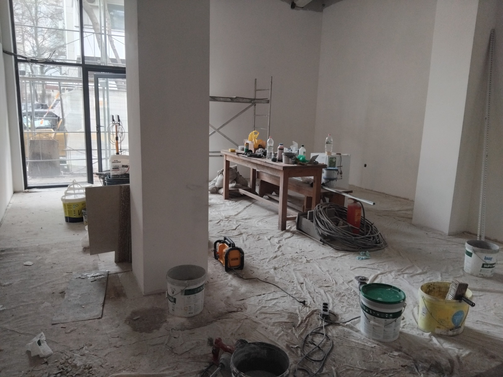 Дава под наем МАГАЗИН, гр. Русе, Център, снимка 7 - Магазини - 53617876