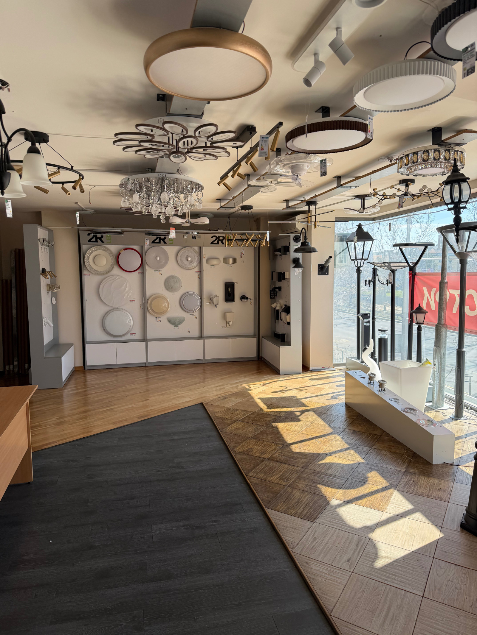 Дава под наем МАГАЗИН, гр. София, Център, снимка 7 - Магазини - 53810424