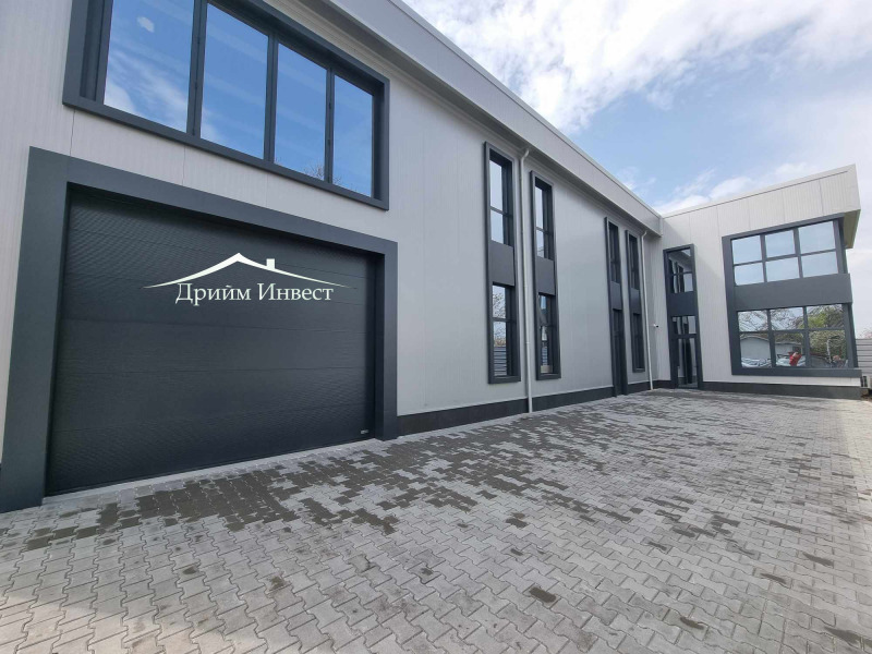 Дава под Наем СКЛАД в град Пловдив, Индустриална зона - Юг - 790 кв.м / 3 950 € » 7 725.53 лв., ДРИЙМ ИНВЕСТ