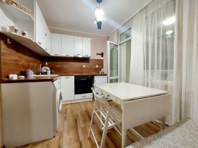 1 dormitorio Vazrazhdane, Burgas 1