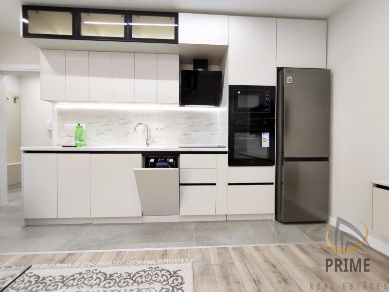 Дава под наем 3-СТАЕН, гр. Бургас, Славейков, снимка 2 - Апартаменти - 53384021