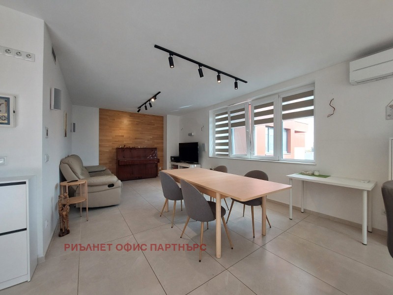 В аренду  3 спальни София , Изток , 120 кв.м | 58594692