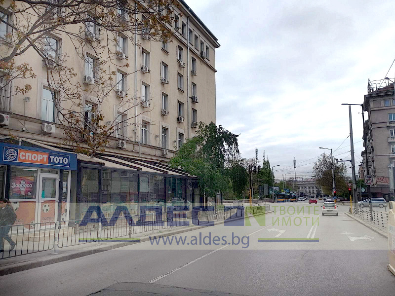 Дава под наем  2-стаен град София , Център , 77 кв.м | 32864520