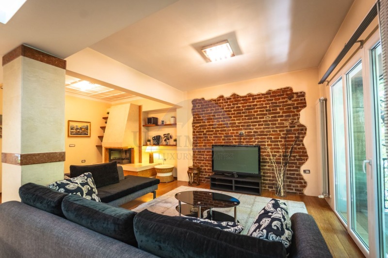 A louer  3 chambres Sofia , Tsentar , 190 m² | 70994537 - image [2]