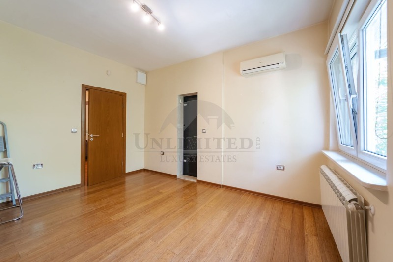 A louer  3 chambres Sofia , Tsentar , 190 m² | 70994537 - image [15]