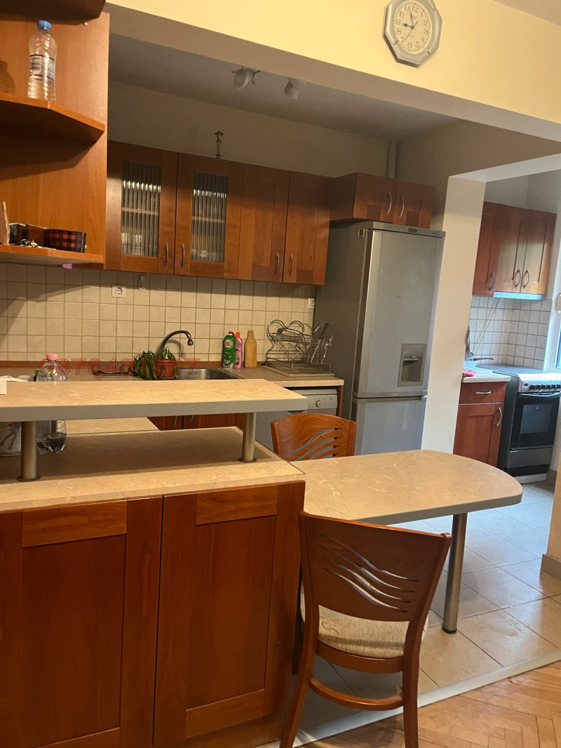 De inchiriat  2 dormitoare Plovdiv , Țentâr , 110 mp | 23314707 - imagine [7]