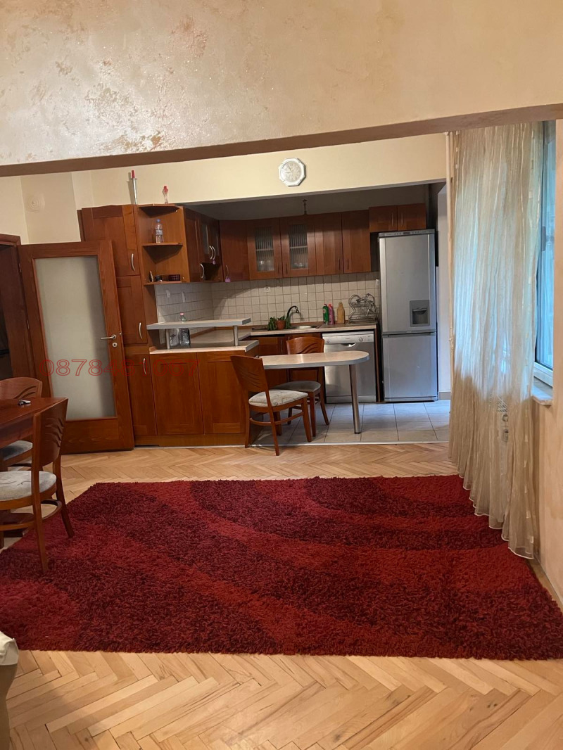De inchiriat  2 dormitoare Plovdiv , Țentâr , 110 mp | 23314707 - imagine [3]