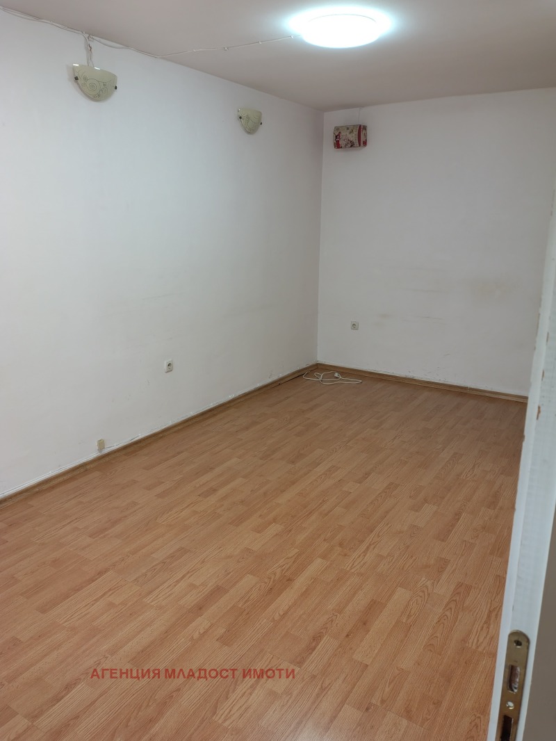 Te huur  Kantoor Sofia , Iztok , 40 m² | 21513233 - afbeelding [12]