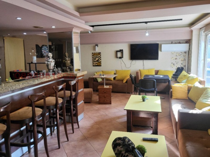 Дава под наем ЗАВЕДЕНИЕ, гр. Варна, ВИНС-Червен площад, снимка 2 - Заведения - 52912082