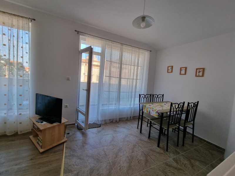 Til leie  1 soverom Burgas , Sarafovo , 70 kvm | 11723276 - bilde [3]