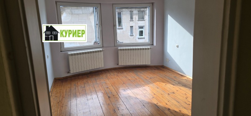 Дава под наем ЕТАЖ ОТ КЪЩА, гр. Русе, Център, снимка 2 - Етаж от къща - 52391734