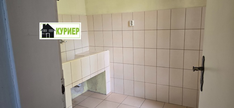 Дава под наем ЕТАЖ ОТ КЪЩА, гр. Русе, Център, снимка 8 - Етаж от къща - 52391734