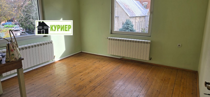 Дава под наем ЕТАЖ ОТ КЪЩА, гр. Русе, Център, снимка 5 - Етаж от къща - 52391734