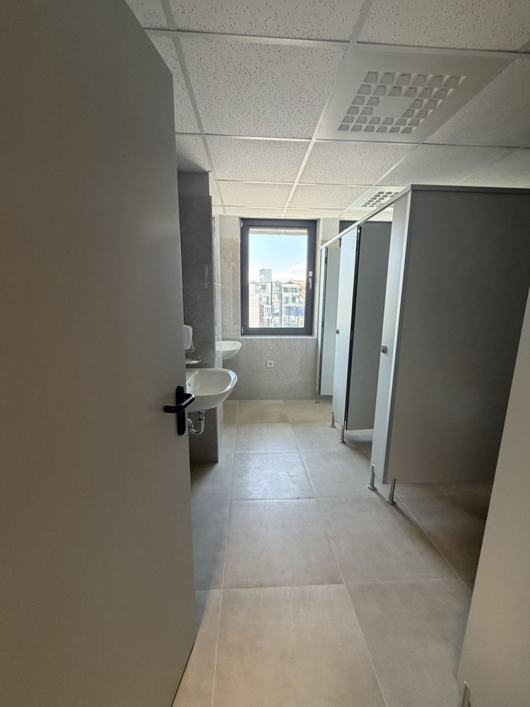 Дава под наем ОФИС, гр. Пловдив, Кършияка, снимка 16 - Офиси - 55203914