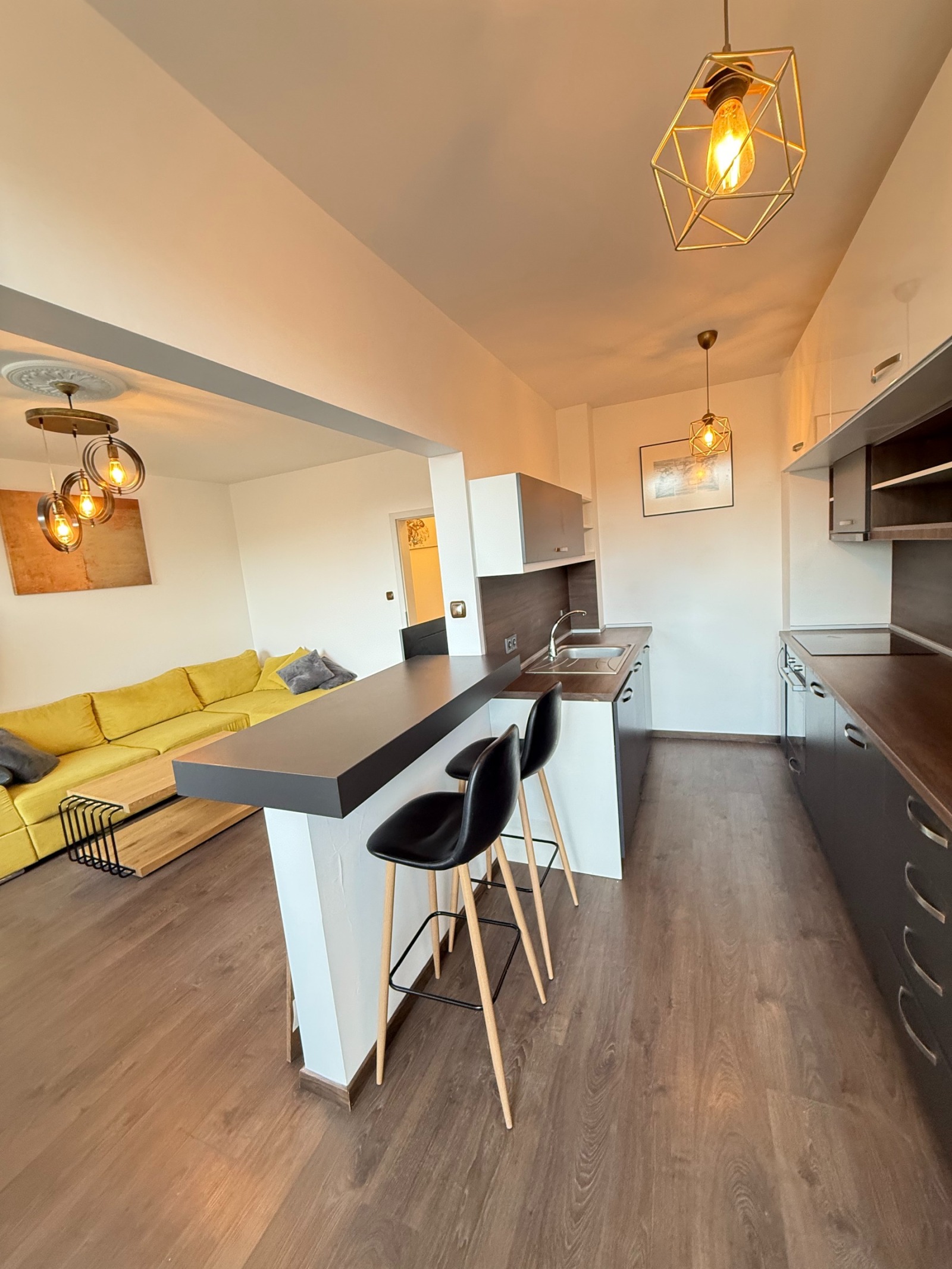 Дава под наем 2-СТАЕН, гр. София, Гоце Делчев, снимка 2 - Апартаменти - 53633691