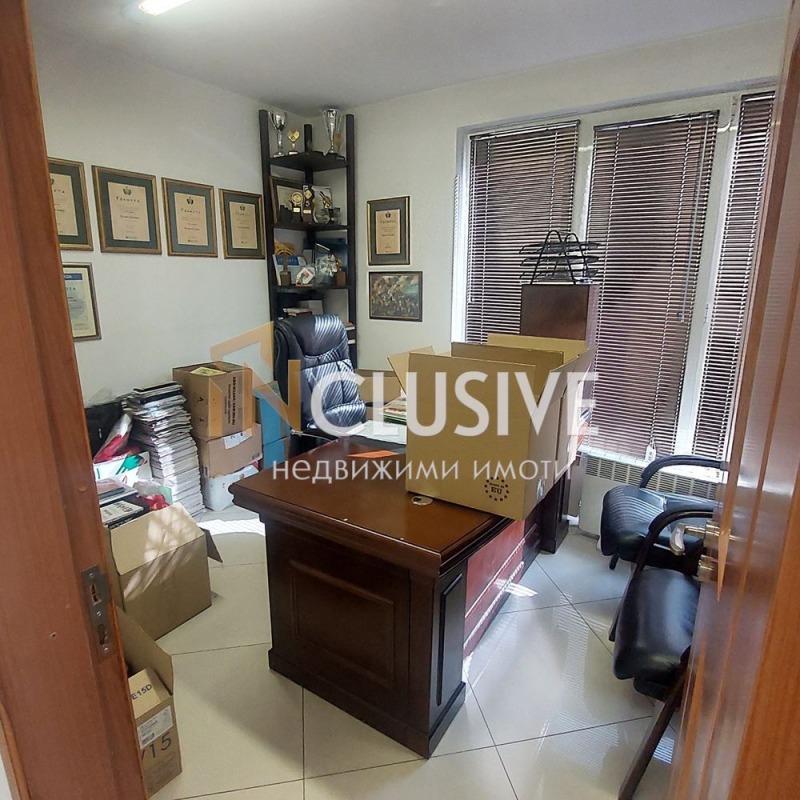 Дава под наем  Офис град София , Център , 450 кв.м | 26853344 - изображение [4]