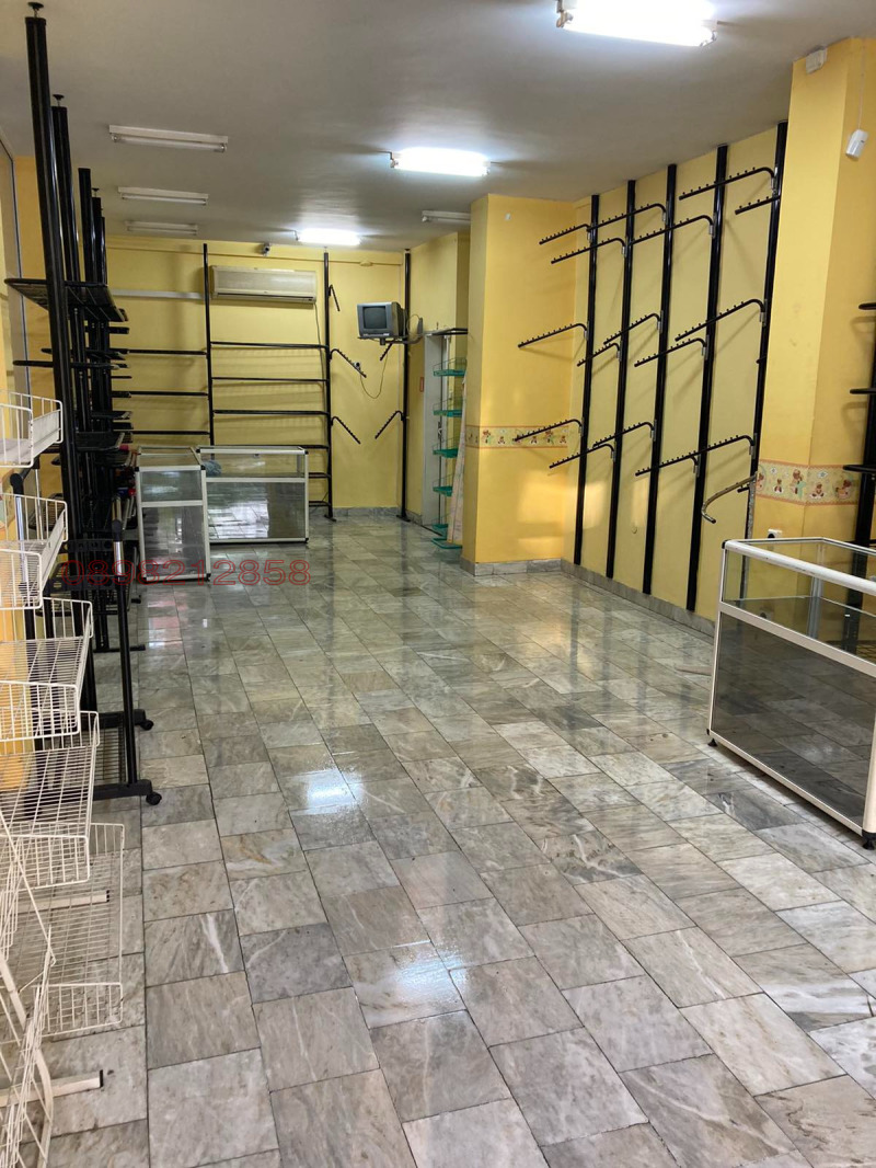Дава под наем МАГАЗИН, гр. Кърджали, Център, снимка 5 - Магазини - 52786457