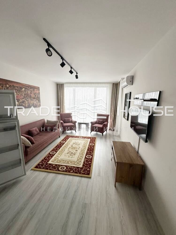 Προς ενοικίαση  1 υπνοδωμάτιο Πλοβδηβ , ΤΣενταρ , 76 τ.μ | 32613766