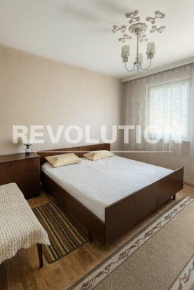 3 makuuhuonetta Avtogara, Varna