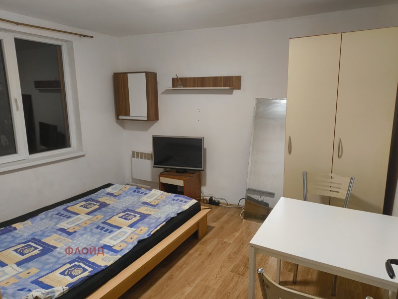 Дава под наем ЕТАЖ ОТ КЪЩА, гр. София, област София-град