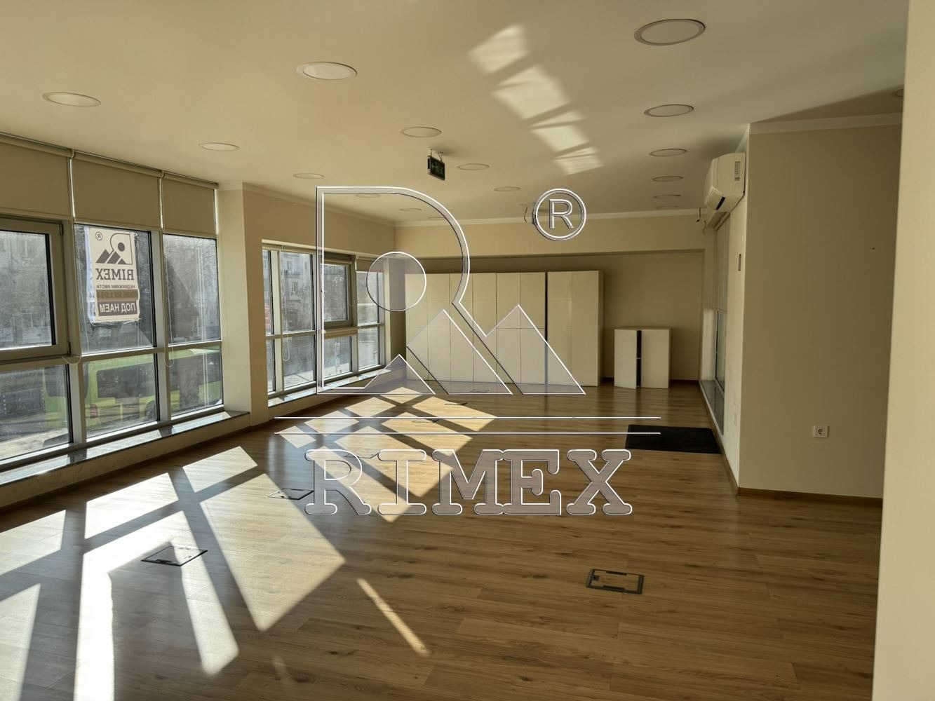 Дава под наем МАГАЗИН, гр. Пловдив, Център, снимка 3 - Магазини - 54361221