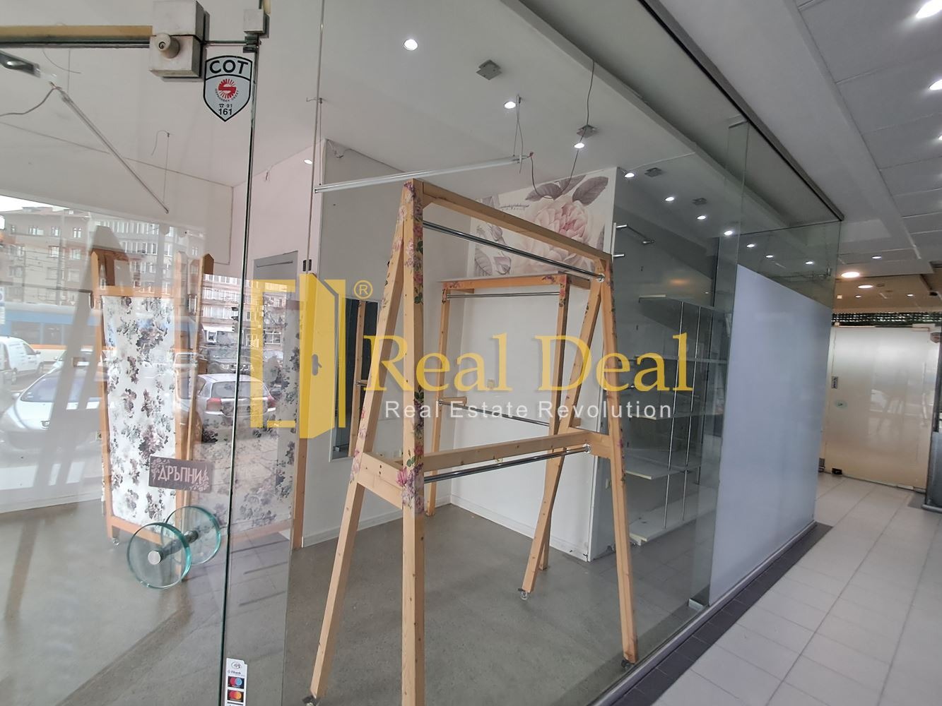 Дава под наем МАГАЗИН, гр. София, Център, снимка 5 - Магазини - 53767880