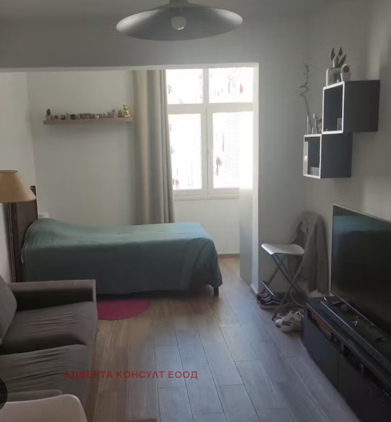 Kiadó  Stúdió Sofia , Iztok , 42 négyzetméter | 73697387