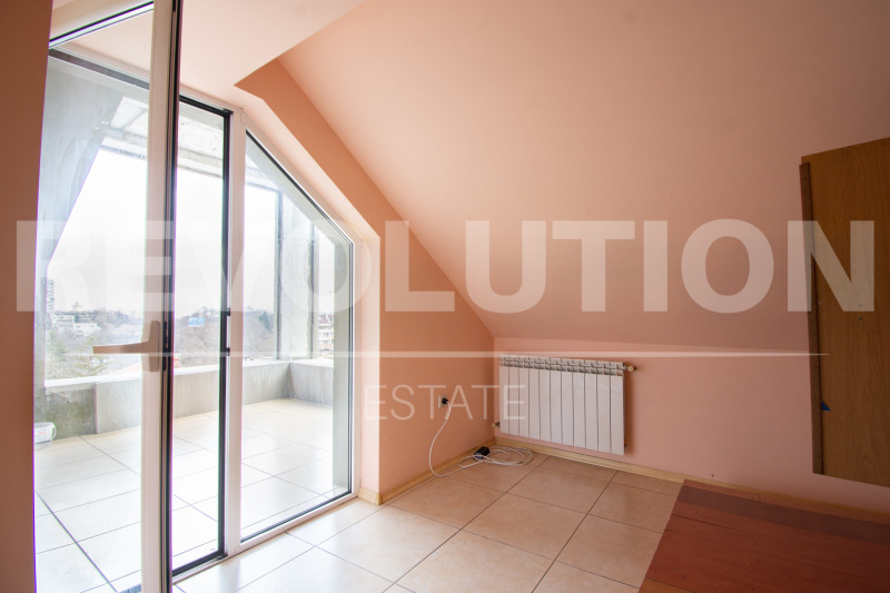 Te huur  Zolder Sofia , Triagalnika , 50 m² | 44018900