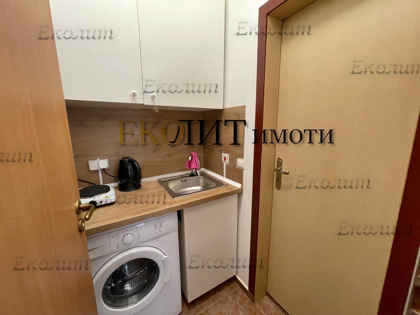 Дава под наем АТЕЛИЕ, ТАВАН, гр. София, Оборище, снимка 2 - Апартаменти - 55035077