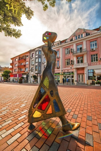 Дава под наем ГАРАЖ, ПАРКОМЯСТО, гр. Варна, Гръцка махала