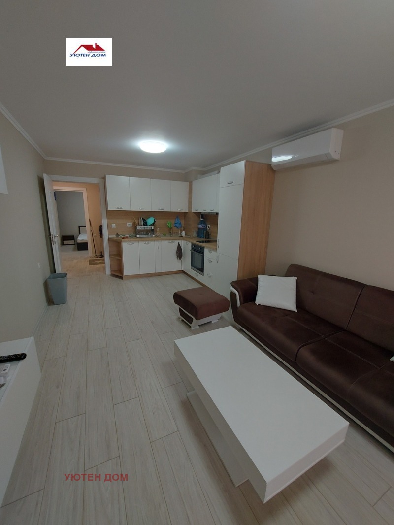 Издаје се  1 спаваћа соба Шумен , 5-ти полк , 70 м2 | 68135185