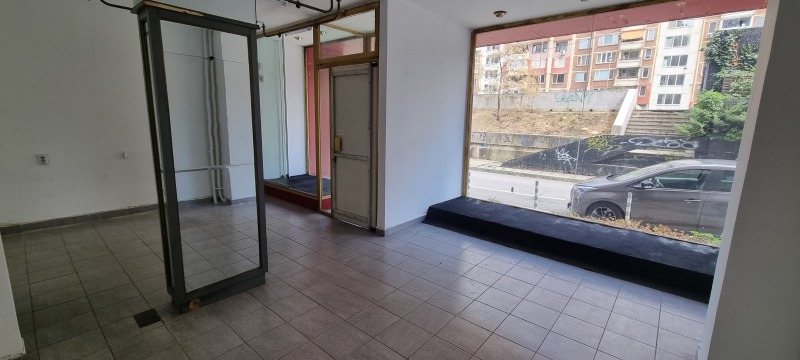 Te huur  Winkel Sofia , Zona B-5 , 65 m² | 30112730 - afbeelding [2]