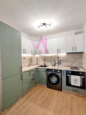 1 chambre Tsveten kvartal, Varna