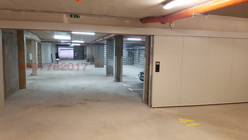 Дава под наем ГАРАЖ, ПАРКОМЯСТО, гр. София, Сухата река, снимка 3 - Гаражи и паркоместа - 52823666