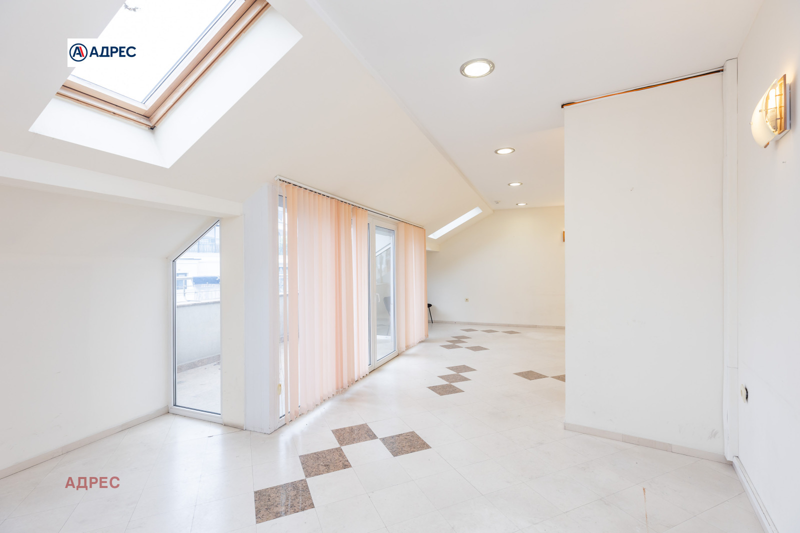 Дава под наем ОФИС, гр. Варна, Център, снимка 9 - Офиси - 53908047