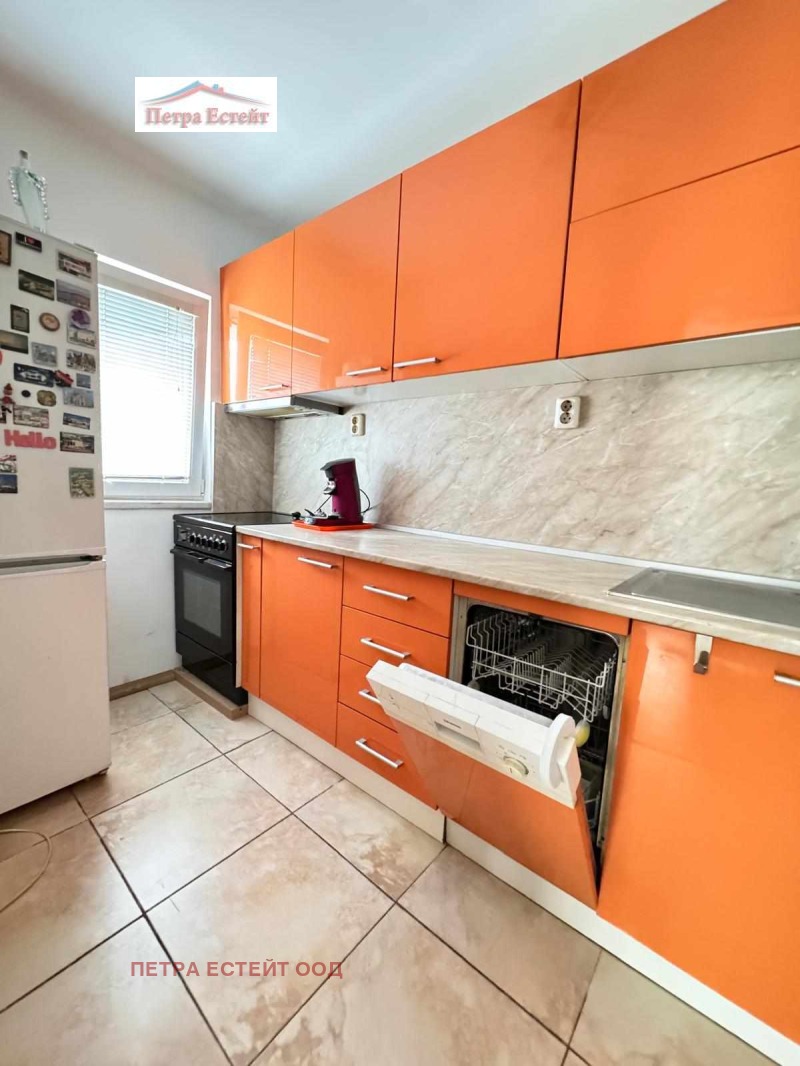 De inchiriat  2 dormitoare Varna , Țentâr , 120 mp | 89756425